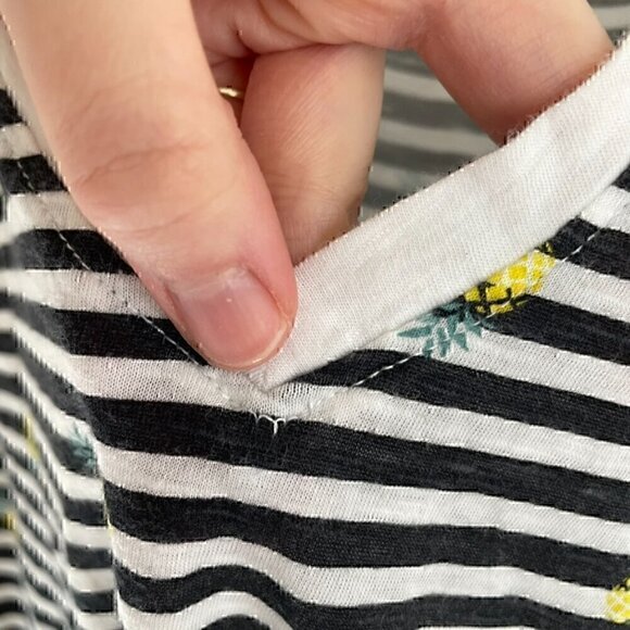 ANN TAYLOR LOFT White Black Stripe Pineapple Fruit V-Neck 100% Cotton Tank Top - Picture 11 of 12